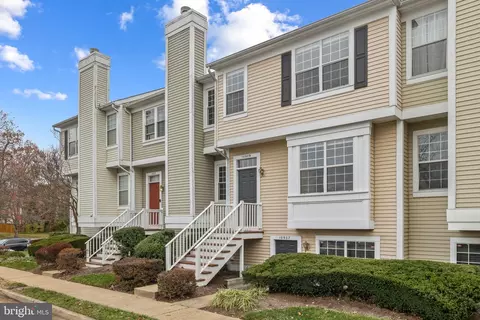 Exterior - 10909 Postern Ct, Manassas, VA 20109 photo 3 of 6