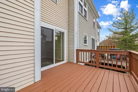 Exterior - 10909 Postern Ct, Manassas, VA 20109 photo 4 of 6