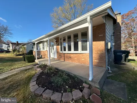 13232 Sturbridge Rd, Woodbridge, VA 22192