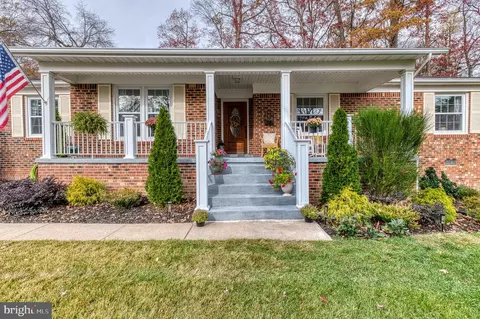 18498 Running Pine Ct, Triangle, VA 22172