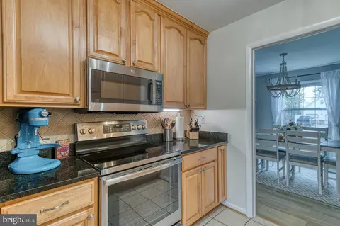 18498 Running Pine Ct, Triangle, VA 22172 photo 16