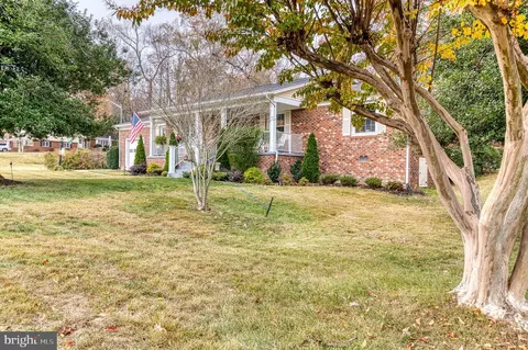 18498 Running Pine Ct, Triangle, VA 22172 photo 4