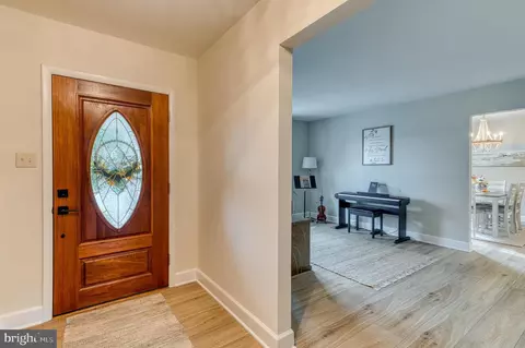 18498 Running Pine Ct, Triangle, VA 22172 photo 9