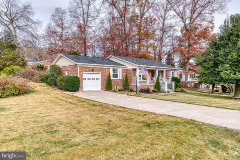 18498 Running Pine Ct, Triangle, VA 22172 photo 5