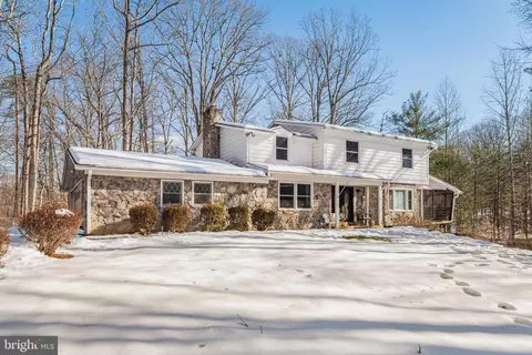 13437 Carriage Hill Dr, Manassas, VA 20112