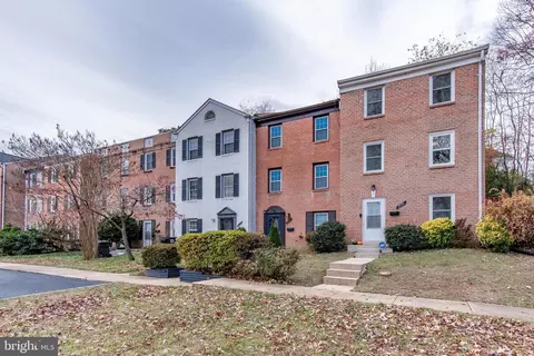 2920 Wetherburn Ct, Woodbridge, VA 22191