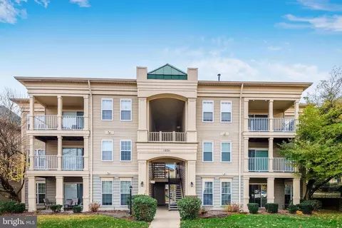 1031 Gardenview Loop #303, Woodbridge, VA 22191