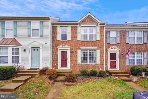 15723 Viewpoint Cir, Dumfries, VA 22025