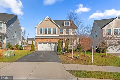12516 Southington Dr, Woodbridge, VA 22192
