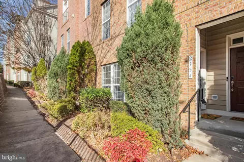 2354 Merseyside Dr, Woodbridge, VA 22191