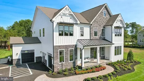 11960 Parkgate Dr, Nokesville, VA 20181