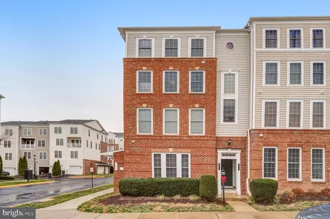 2243 Oberlin Dr, Woodbridge, VA 22191