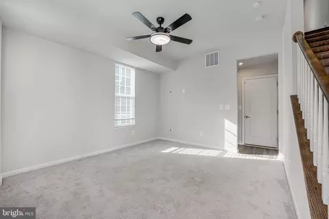 18343 Reaper Hill Ct, Triangle, VA 22172 photo 5