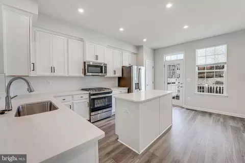 18343 Reaper Hill Ct, Triangle, VA 22172 photo 11