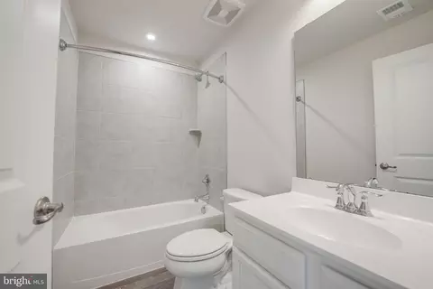 18343 Reaper Hill Ct, Triangle, VA 22172 photo 32