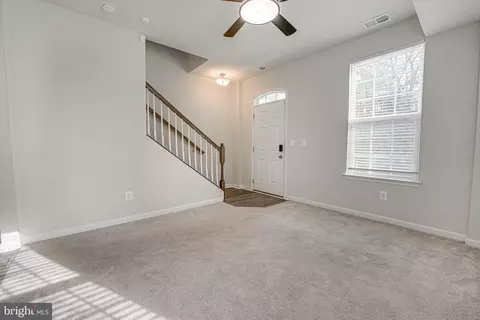 18343 Reaper Hill Ct, Triangle, VA 22172 photo 6