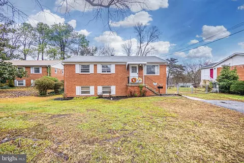 14104 Essex Dr, Woodbridge, VA 22191