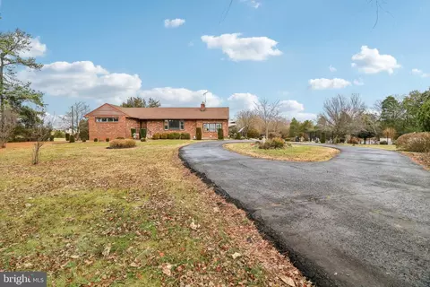 14017 Aden Rd, Nokesville, VA 20181