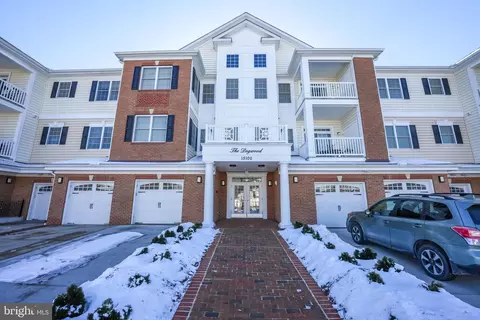 15100 Heather Mill Ln #202, Haymarket, VA 20169