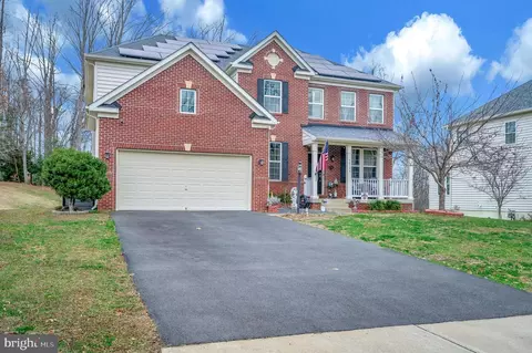 Exterior - 18784 Pier Trail Dr, Triangle, VA 22172 photo 8 of 11