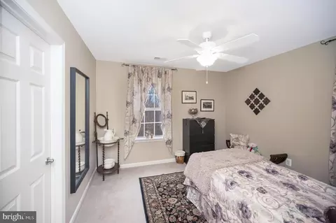 Bedroom - 18784 Pier Trail Dr, Triangle, VA 22172 photo 4 of 6