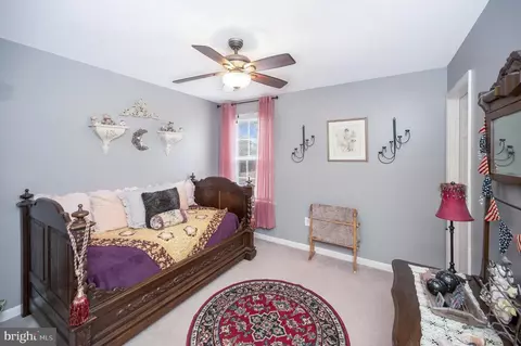 Bedroom - 18784 Pier Trail Dr, Triangle, VA 22172 photo 3 of 6