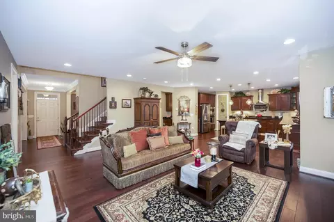 Other - 18784 Pier Trail Dr, Triangle, VA 22172 photo 1 of 25