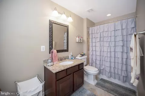 Bath - 18784 Pier Trail Dr, Triangle, VA 22172 photo 2 of 3