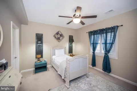 Bedroom - 18784 Pier Trail Dr, Triangle, VA 22172 photo 6 of 6