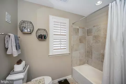 Entry Way - 18784 Pier Trail Dr, Triangle, VA 22172 photo 10 of 12