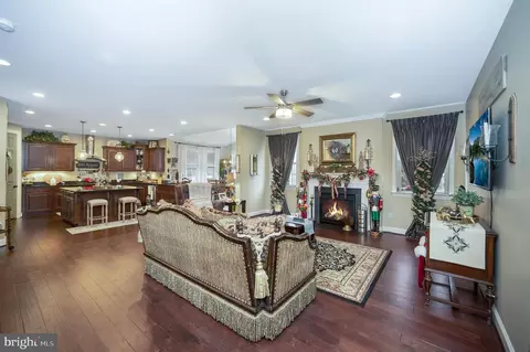 Entry Way - 18784 Pier Trail Dr, Triangle, VA 22172 photo 5 of 12