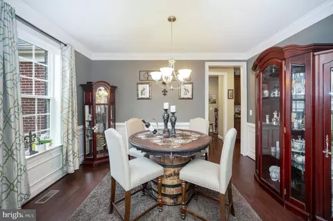 Dining - 18784 Pier Trail Dr, Triangle, VA 22172 photo 2 of 3