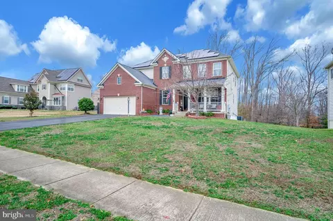 Exterior - 18784 Pier Trail Dr, Triangle, VA 22172 photo 9 of 11