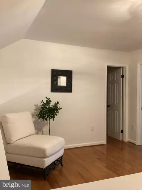 Entry Way - 15467 Cliffview Dr, Dumfries, VA 22025 photo 2 of 7