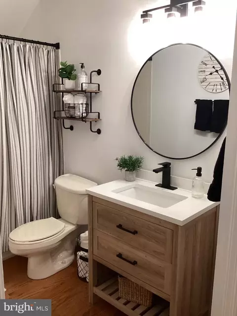 Bath - 15467 Cliffview Dr, Dumfries, VA 22025 photo 1 of 5