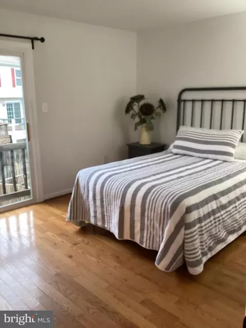 Bedroom - 15467 Cliffview Dr, Dumfries, VA 22025 photo 2 of 3