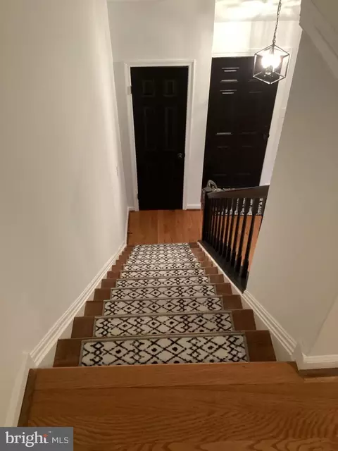 Entry Way - 15467 Cliffview Dr, Dumfries, VA 22025 photo 4 of 7