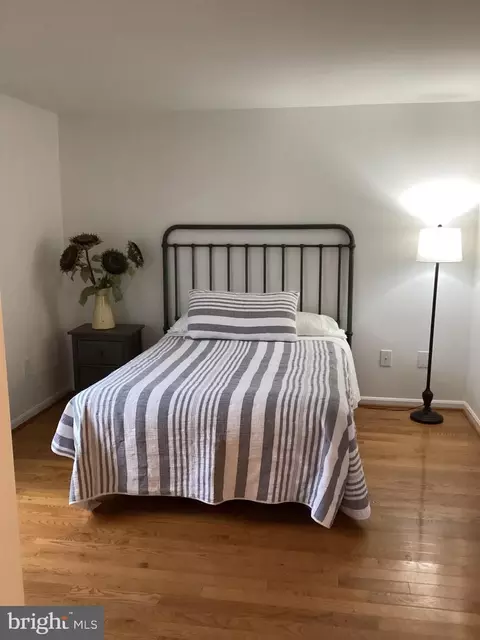 Bedroom - 15467 Cliffview Dr, Dumfries, VA 22025 photo 3 of 3