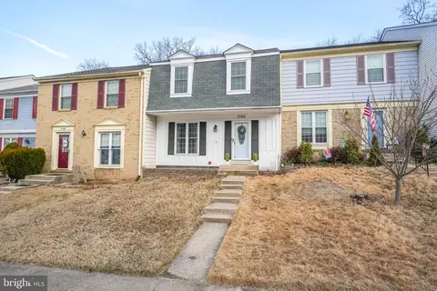 3166 Harvard St, Woodbridge, VA 22192