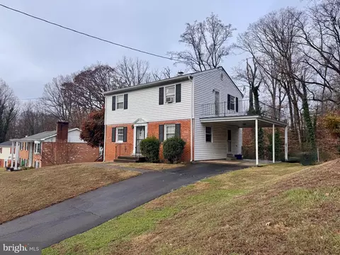 2112 Patrick St, Woodbridge, VA 22191