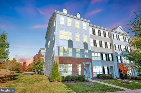 16892 Porters Inn Dr, Dumfries, VA 22026