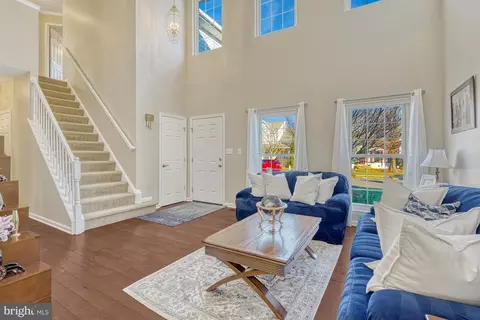 8766 Grantham Ct, Bristow, VA 20136 photo 2