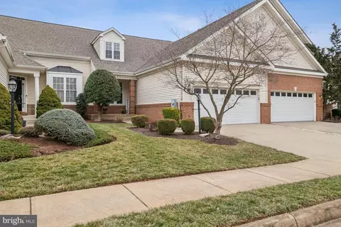 13905 Chelmsford Dr, Gainesville, VA 20155