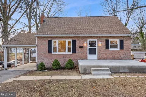 1417 Harrison St, Woodbridge, VA 22191