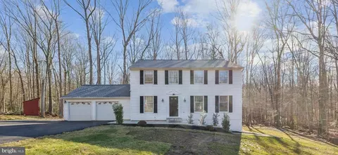 8071 Gracie Dr, Manassas, VA 20112
