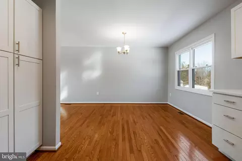 9702 Lomond Dr, Manassas, VA 20109 photo 16
