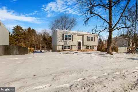 9702 Lomond Dr, Manassas, VA 20109 photo 2