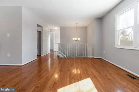 9702 Lomond Dr, Manassas, VA 20109 photo 11