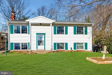 4988 Landover Ct, Woodbridge, VA 22193