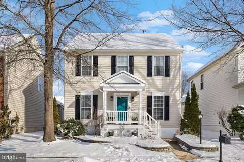 12041 Odion Ln, Woodbridge, VA 22192